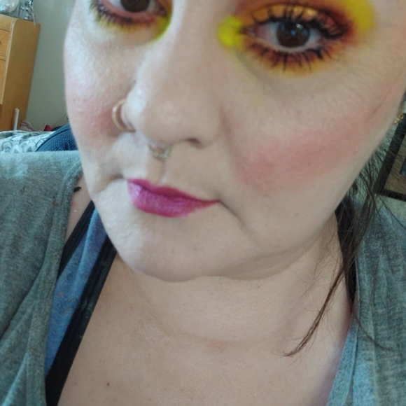 Meet your Posher, Linda - Picture 1 of 2